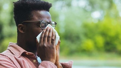 Hay fever: How to cope with a 'pollen bomb' during a heatwave