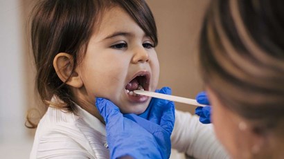 How to manage tonsillitis in children
