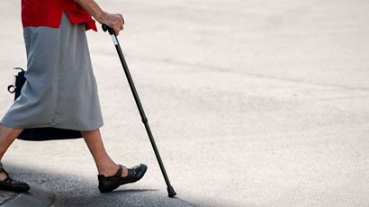 Can physiotherapy prevent falls in older people?