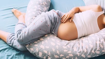Why can pregnancy cause nightmares and vivid dreams?