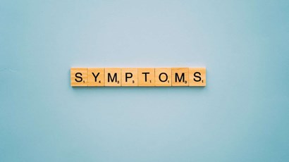 What are the symptoms of tonsillitis?