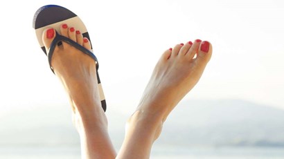 How to keep your feet healthy this summer